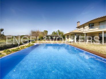 Xalet amb piscina en venda a Carrer Felip l'Ardit
