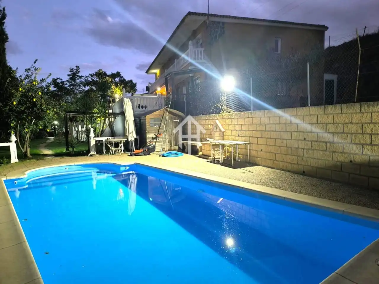 Casa amb piscina en venda a Padul