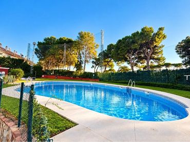 Adossat amb piscina de lloguer a Torrequebrada