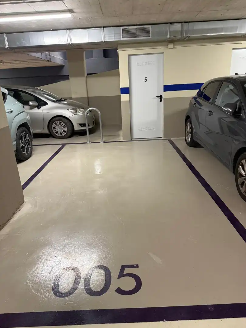 Parking de Piso de alquiler en Valencia con Aire acondicionado, Calefacción y Parquet
