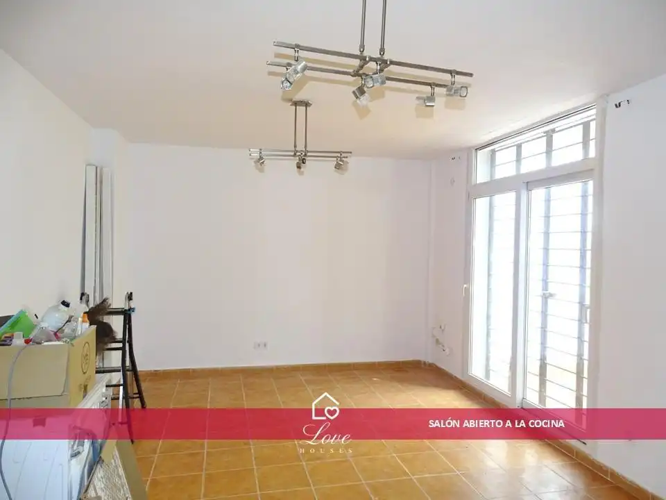 Wohnzimmer von Einfamilien-Reihenhaus zum Verkauf in Puerto Real mit Klimaanlage und Terrasse