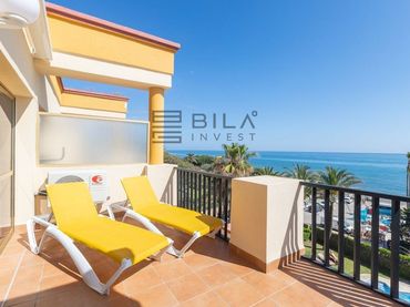Penthouse with pool for sale in Romana Playa