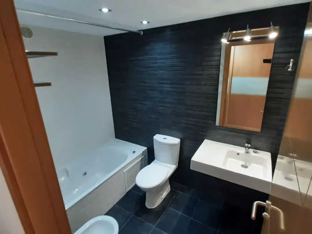 Baño de Piso en venta en Vilanova i la Geltrú con Aire acondicionado, Terraza y Balcón