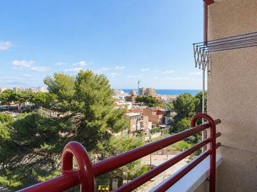 Apartamento con piscina en venta en Avenida del Faro 16