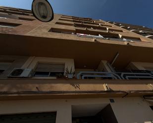 Vista exterior de Pis en venda en Salt amb Terrassa