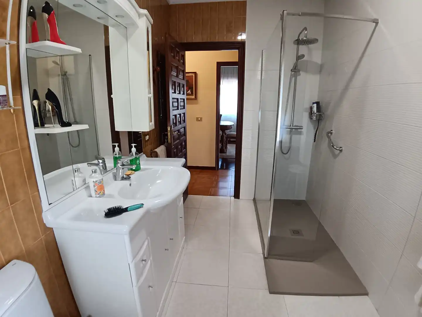 Bany de Casa o xalet en venda en Pontevedra Capital  amb Calefacció, Jardí privat i Parquet