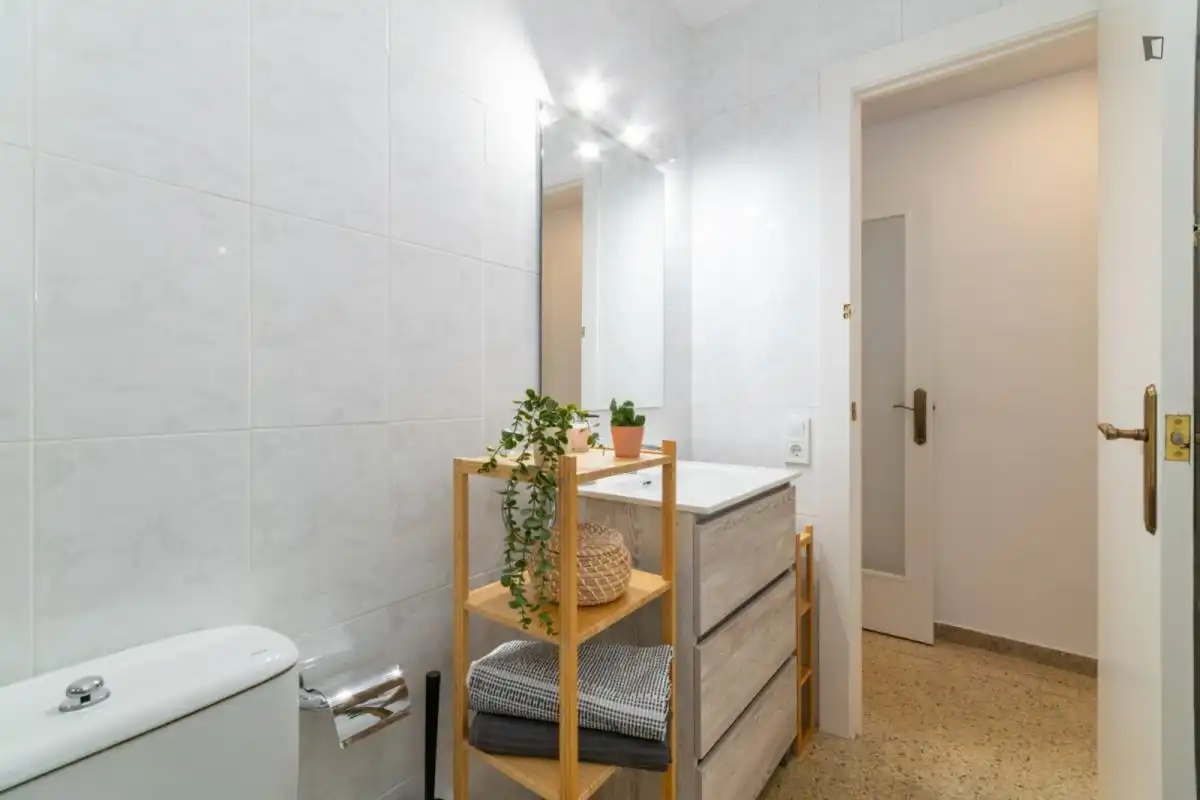 Bathroom of Apartments for share in Concòrdia - Can Rull