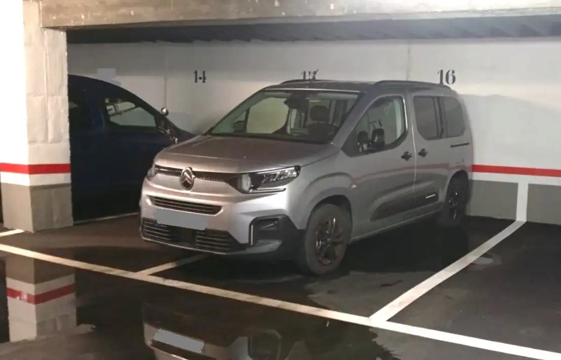 Parkplatz von Garage zum Verkauf in Oviedo 