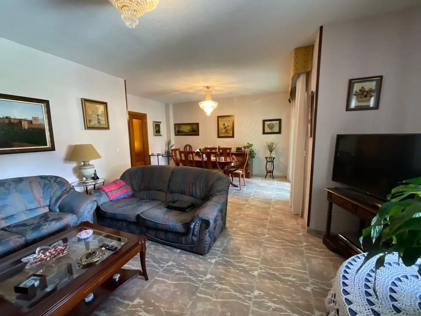 Sala d'estar de Casa adosada en venda en Griñón amb Calefacció i Moblat