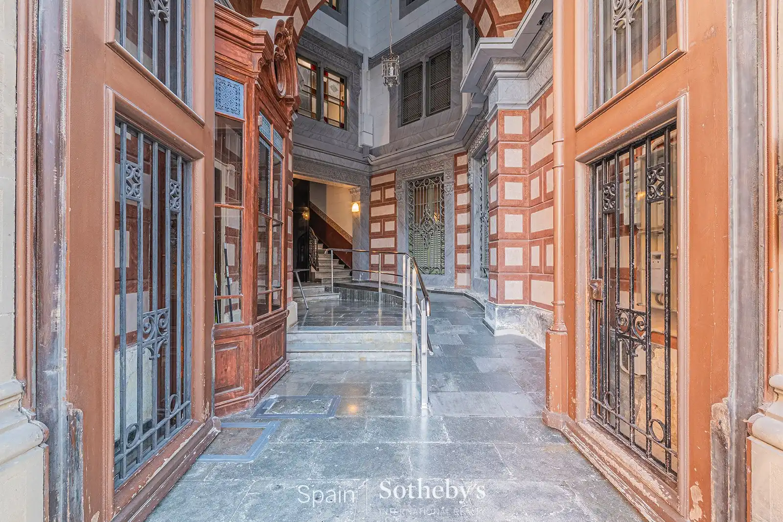 Apartament amb ascensor en venda a Gran Via de les Corts Catalanes, imagen 54