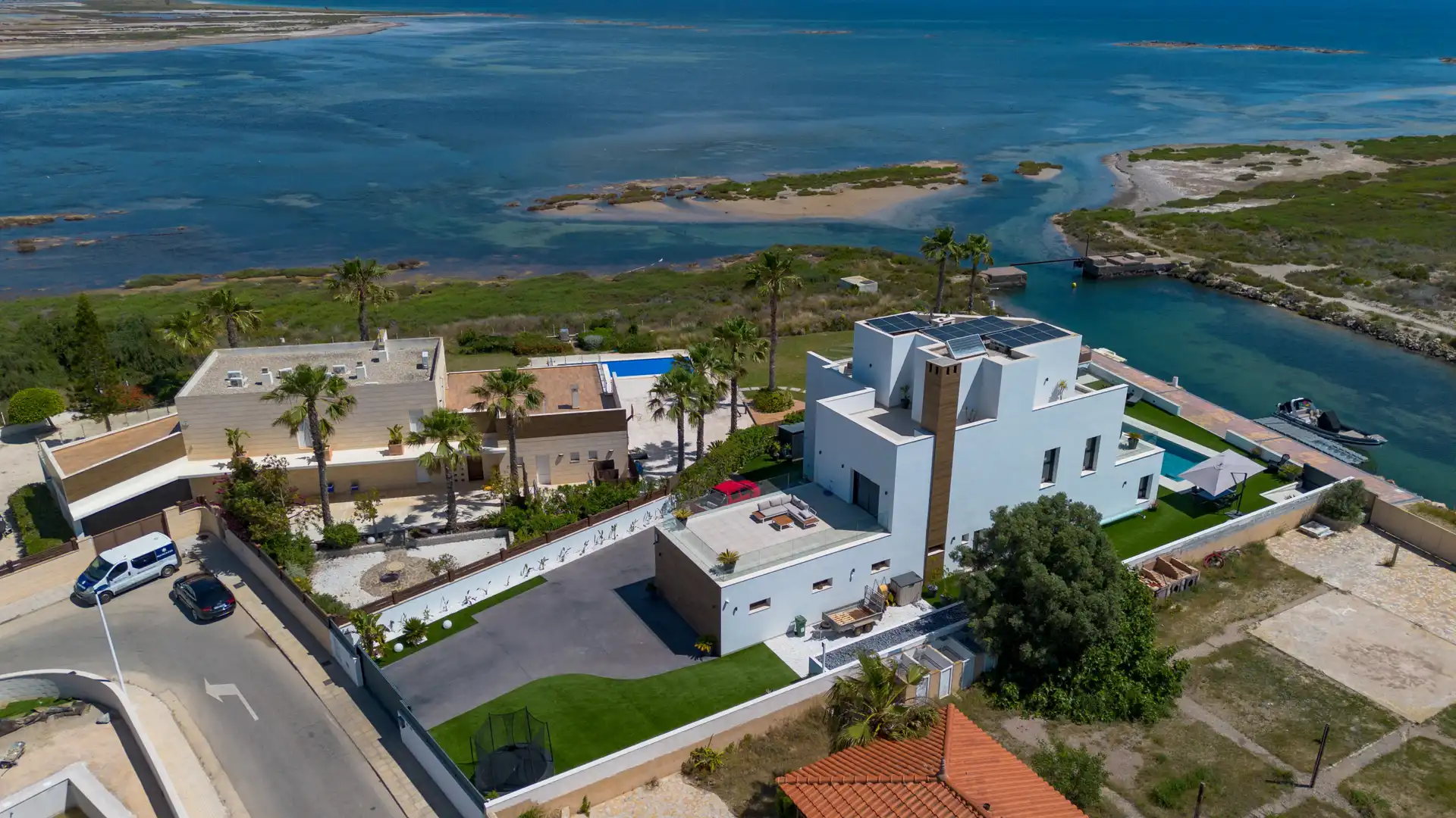 Exterior view of Houses for sale in La Manga del Mar Menor  with Storage room and Furnished