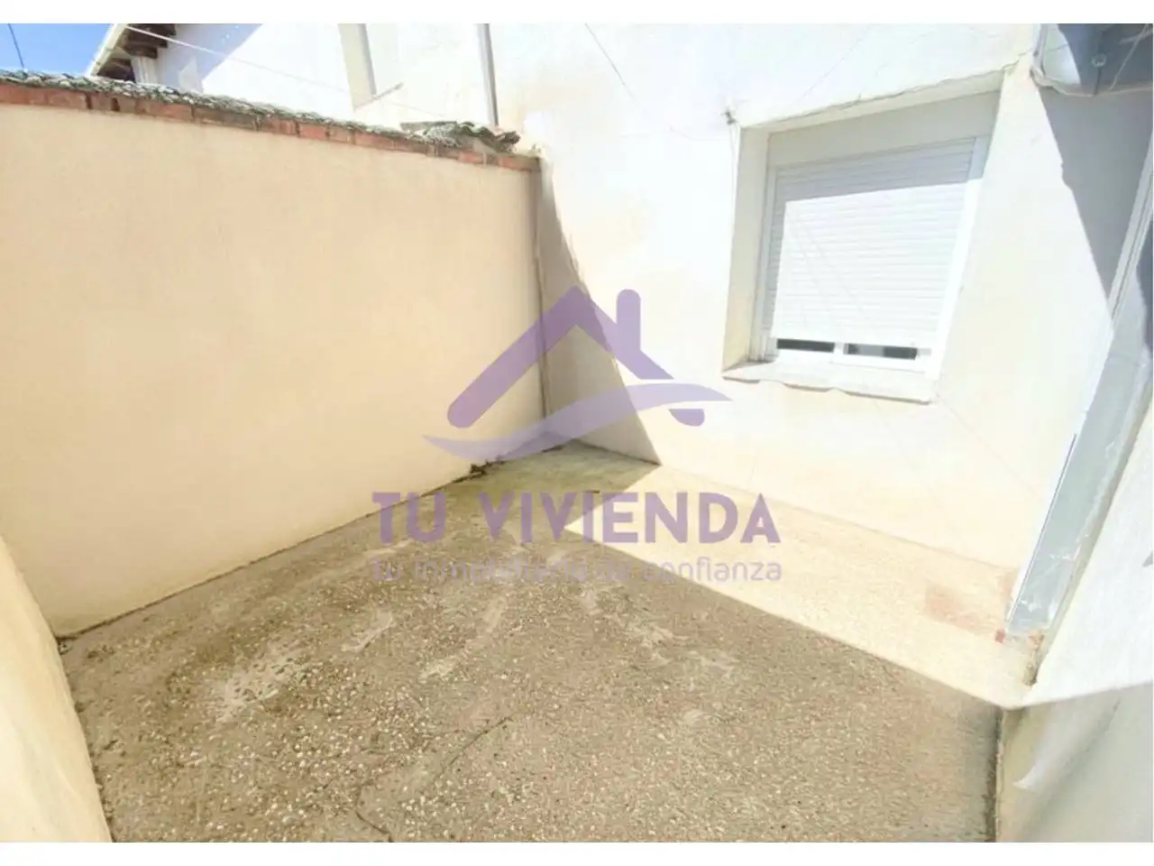 Parking of Houses for sale in Villasila de Valdavia
