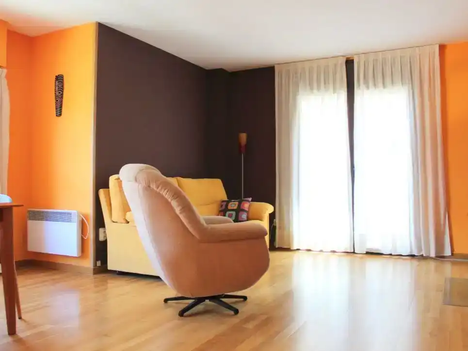Wohnzimmer von Wohnung zur Miete in Camprodon mit Parkett, Möbliert und Balkon
