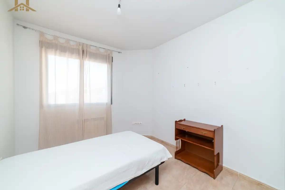 Bedroom of Flat for sale in La Adrada   with Heating and Balcony
