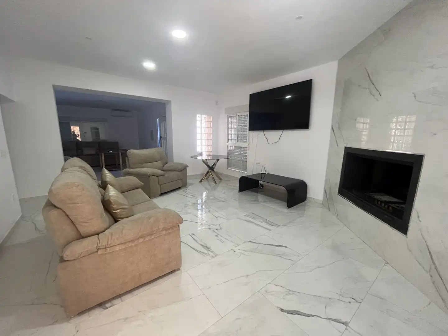Sala d'estar de Casa o xalet en venda en Jaén amb Aire condicionat, Calefacció i Jardí privat