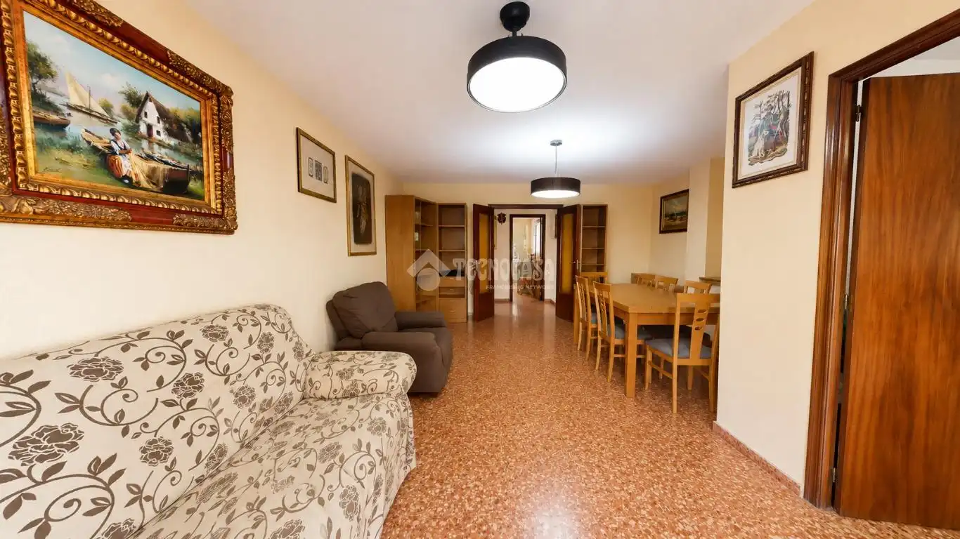 Sala d'estar de Pis en venda en Valencia amb Aire condicionat i Balcó