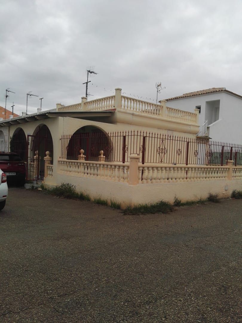 Casa adosada en venta en Av. Justo Quesada, Los Narejos - Punta Calera