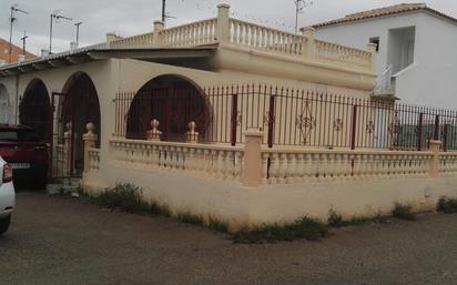 Exterior view of Single-family semi-detached for sale in Los Alcázares