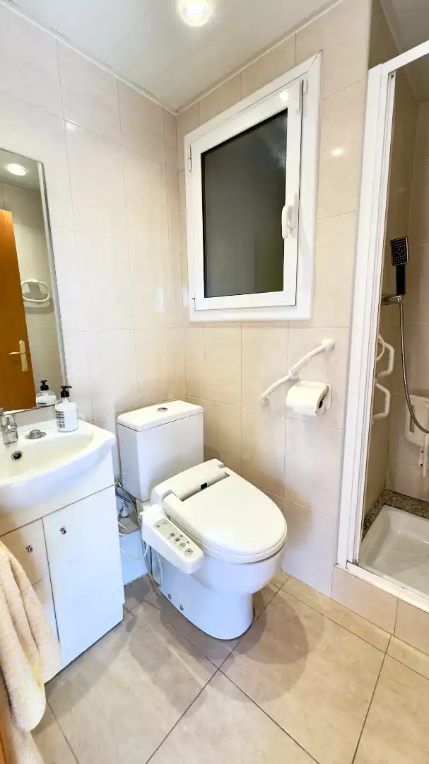 Baño de Piso en venta en Barberà del Vallès con Aire acondicionado, Calefacción y Terraza