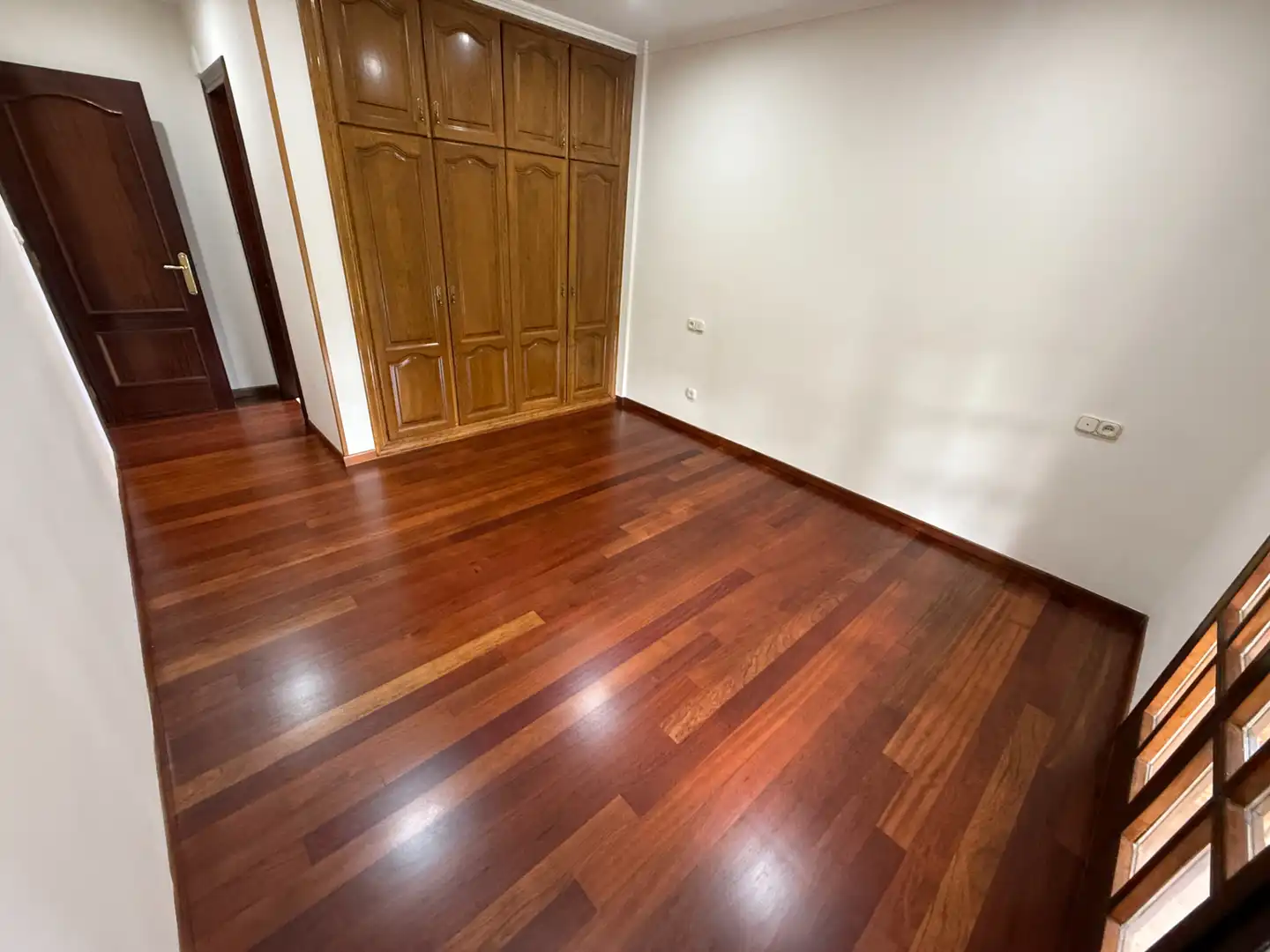 Haus oder Chalet zum Verkauf in Gijón  mit Heizung, Privatgarten und Parkett