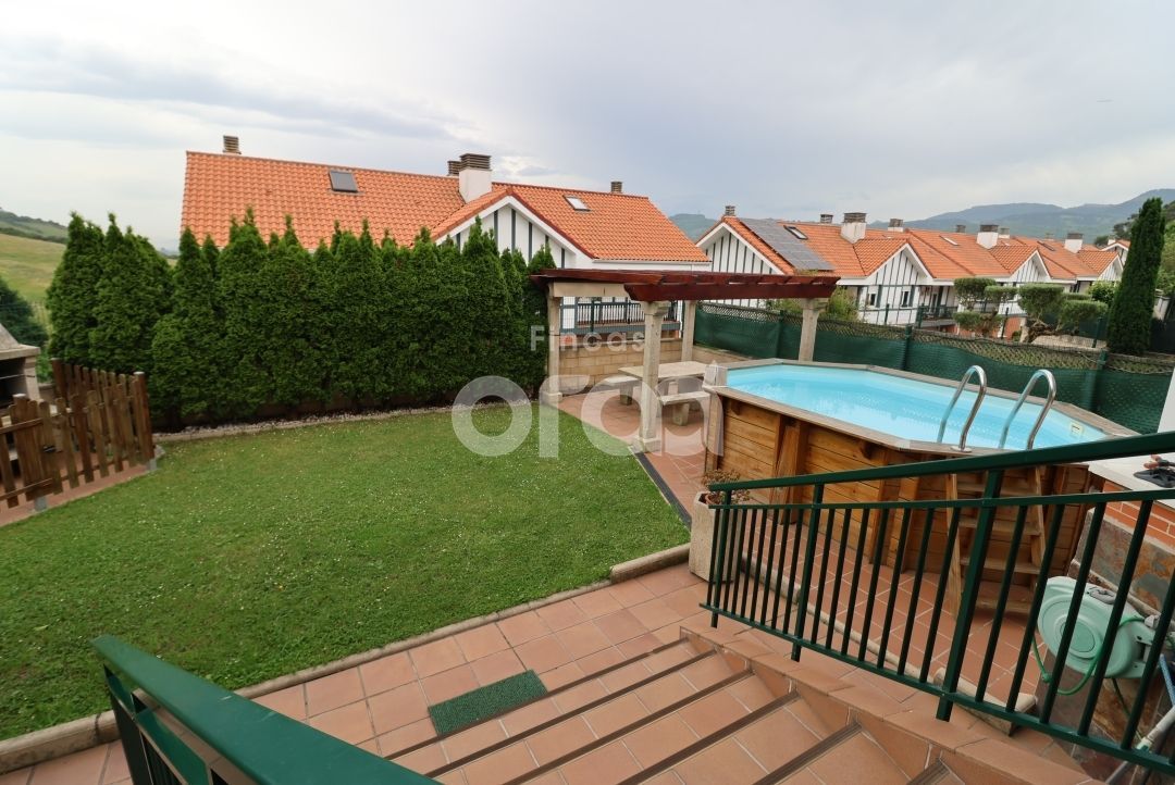 Jardí de Casa adosada en venda en Abanto y Ciérvana-Abanto Zierbena amb Calefacció, Jardí privat i Terrassa