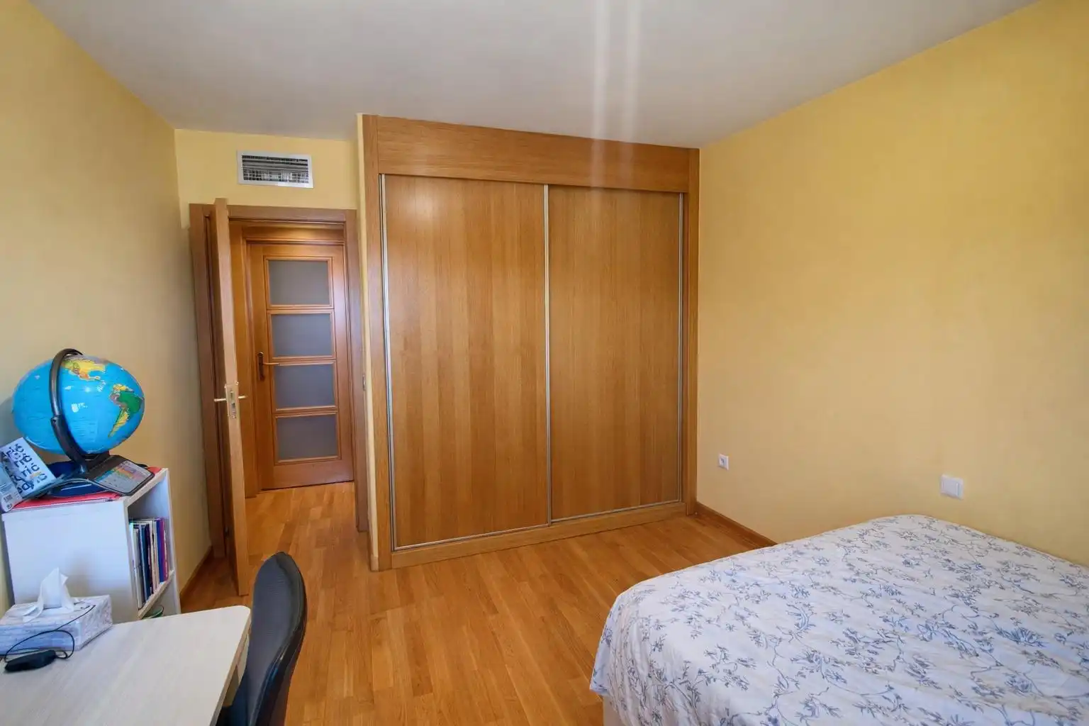 Schlafzimmer von Wohnung zum Verkauf in Valdemoro mit Klimaanlage, Parkett und Abstellraum