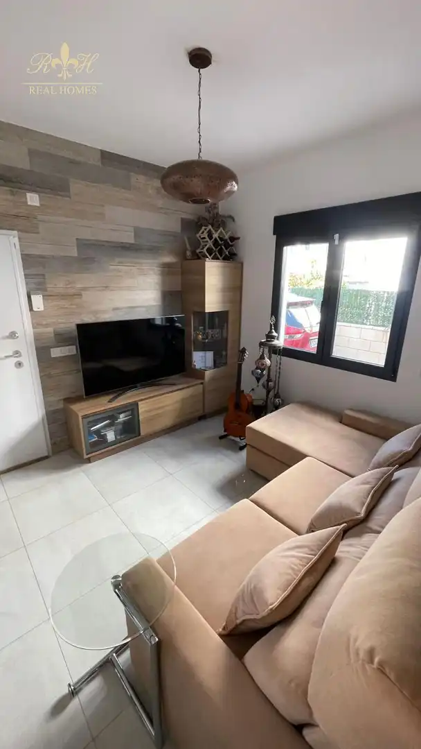 Sala d'estar de Casa o xalet de lloguer en Polop amb Aire condicionat, Terrassa i Piscina