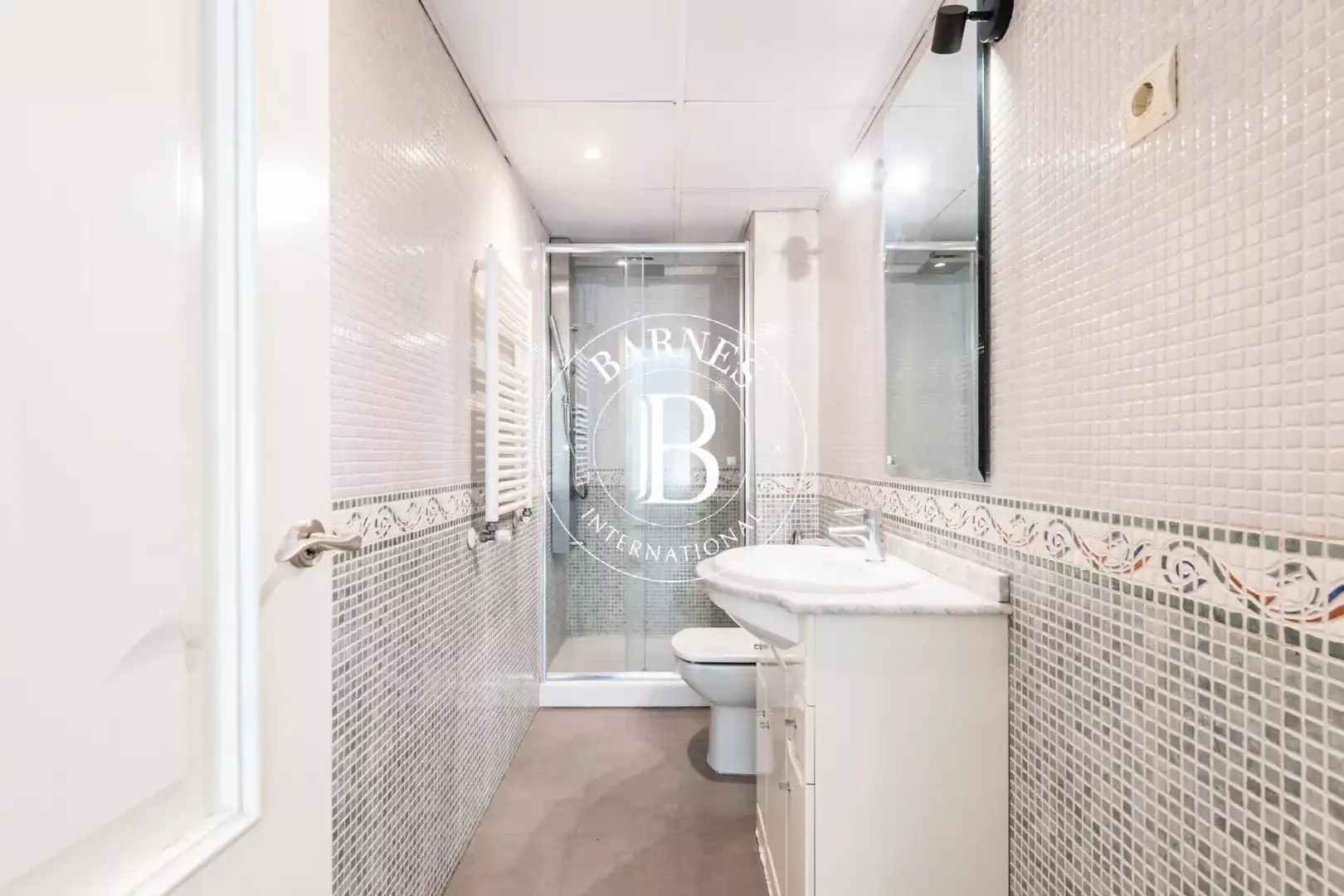 Badezimmer von Wohnung zur Miete in Madrid mit Klimaanlage, Heizung und Abstellraum