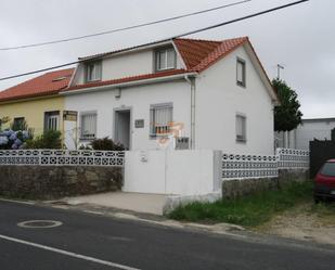 Vista exterior de Casa o xalet en venda en Ferrol amb Calefacció, Jardí privat i Terrassa