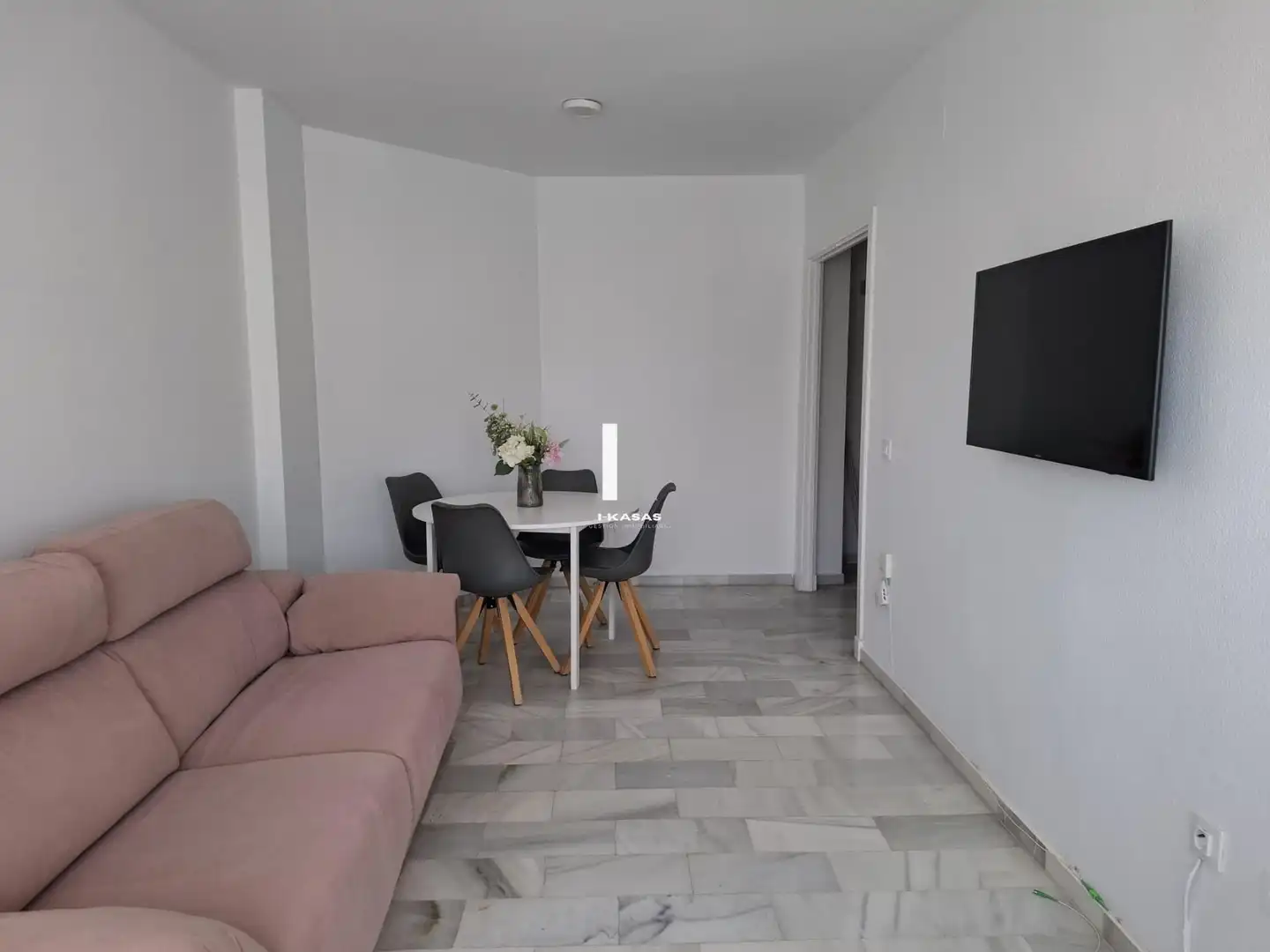 Apartamento con ascensor en alquiler en INGENIERO ANGEL MAYO, imagen 2