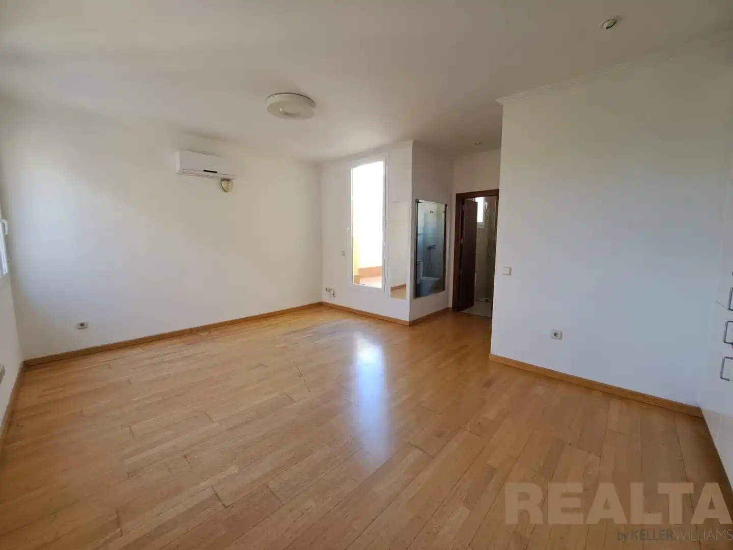 Habitación de Ático de alquiler en Madrid con Calefacción, Parquet y Terraza