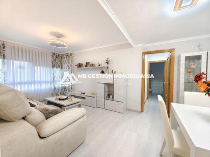 Living room of Flat for sale in Fuenlabrada  with Air Conditioner, Heating and Storage room