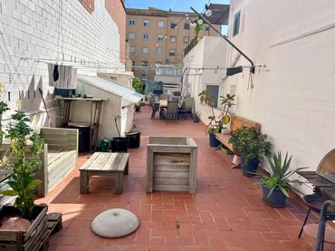 Chalet con balcón en venta en Les Corts