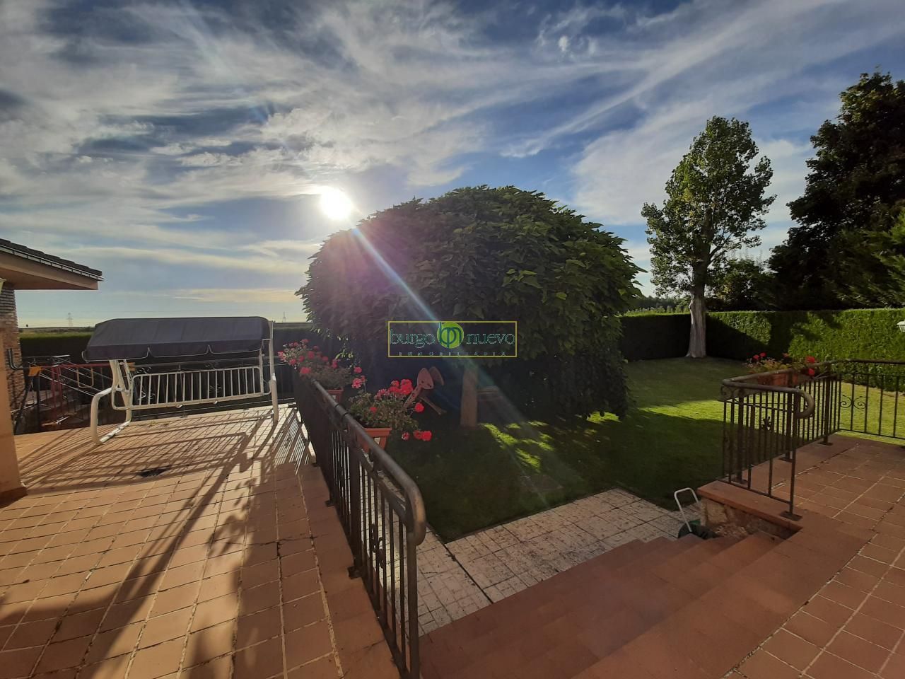 Terrassa de Casa o xalet en venda en Mansilla de las Mulas amb Calefacció, Jardí privat i Terrassa