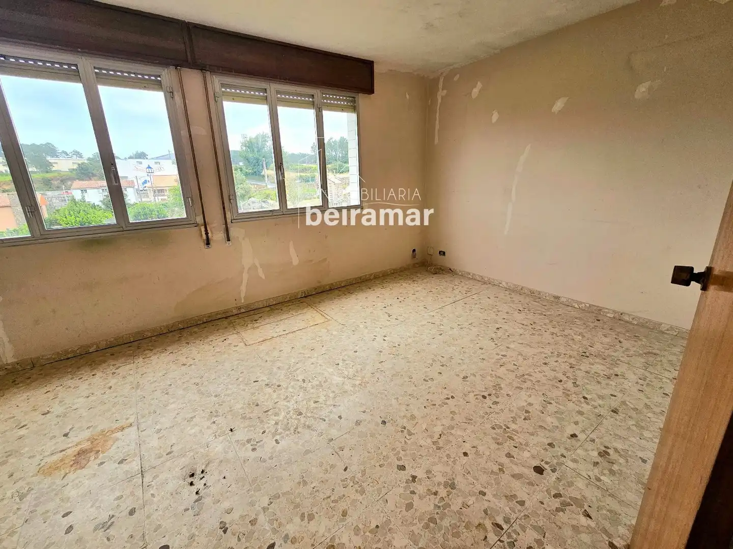 Habitación de Piso en venta en Ribeira con Calefacción y Trastero