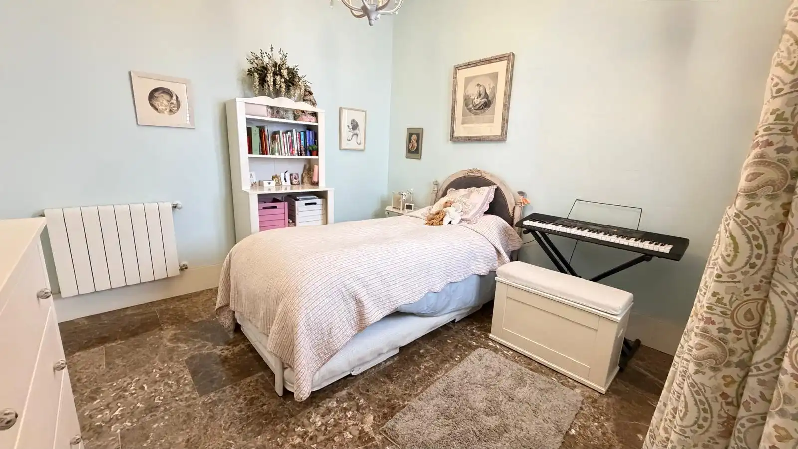 Habitación de Piso en venta en Sevilla con Aire acondicionado, Calefacción y Trastero