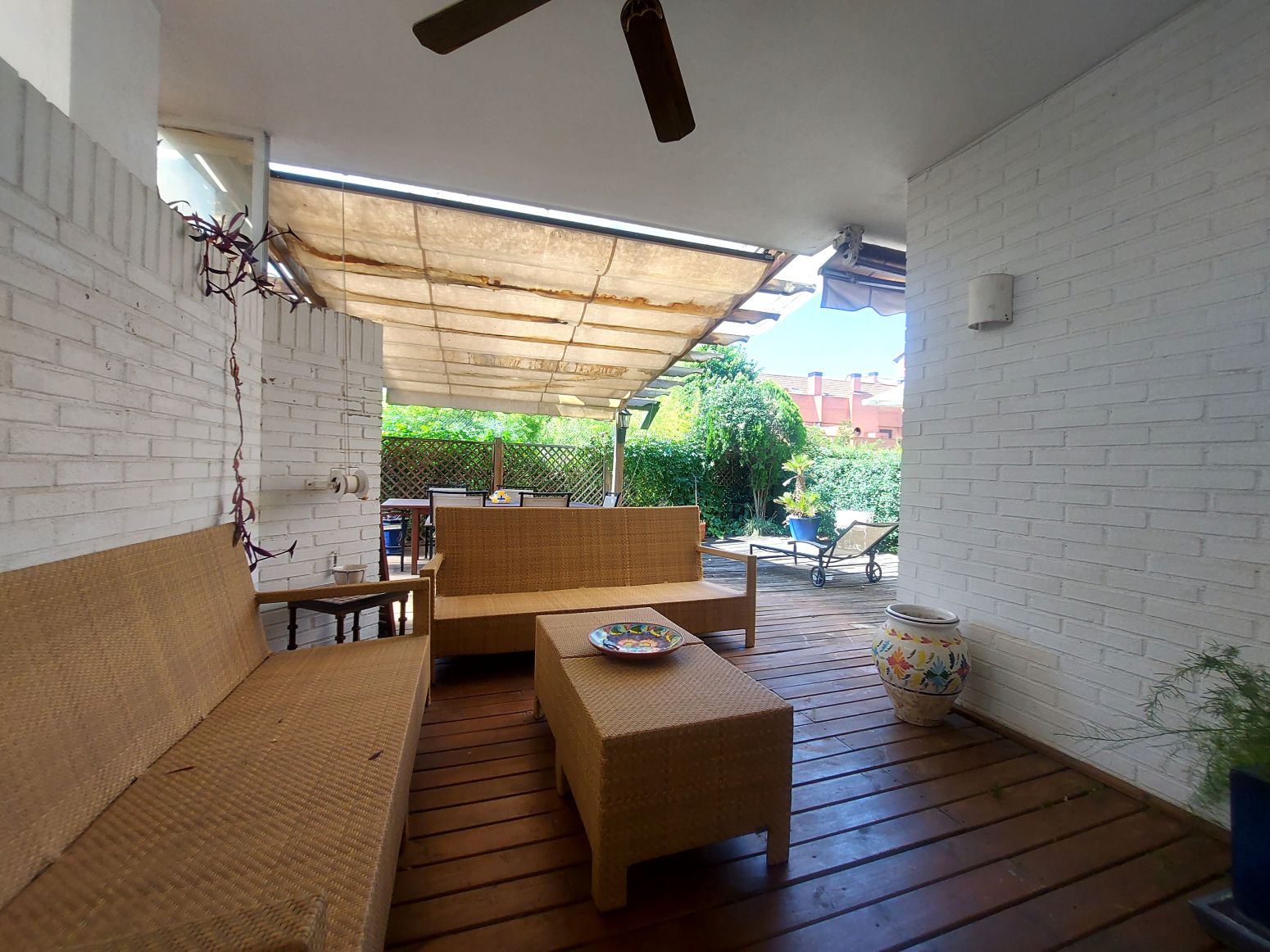 Terrassa de Casa o xalet en venda en  Logroño amb Calefacció, Parquet i Piscina