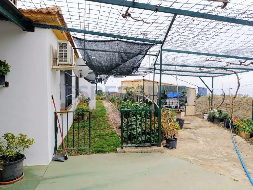 Terrassa de Finca rústica en venda en Vélez-Málaga amb Aire condicionat, Jardí privat i Traster