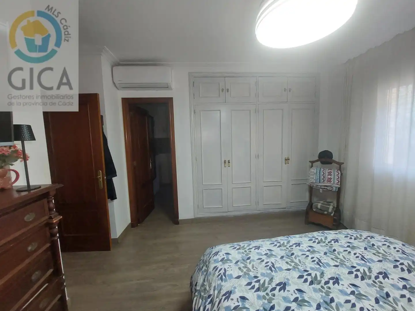 Dormitori de Casa o xalet en venda en Algeciras amb Jardí privat i Traster