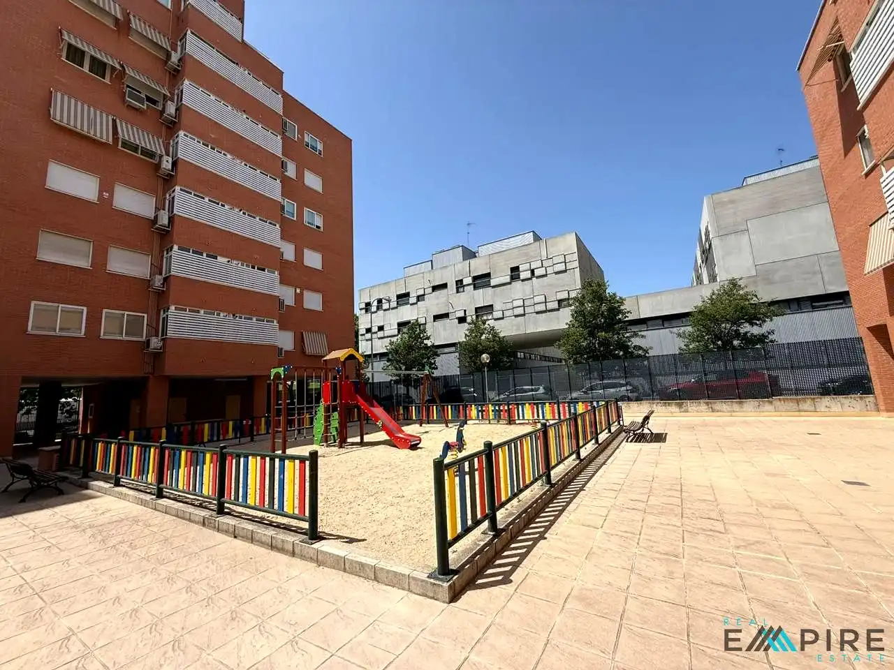 Vista exterior de Piso en venta en Madrid con Calefacción, Trastero y Piscina