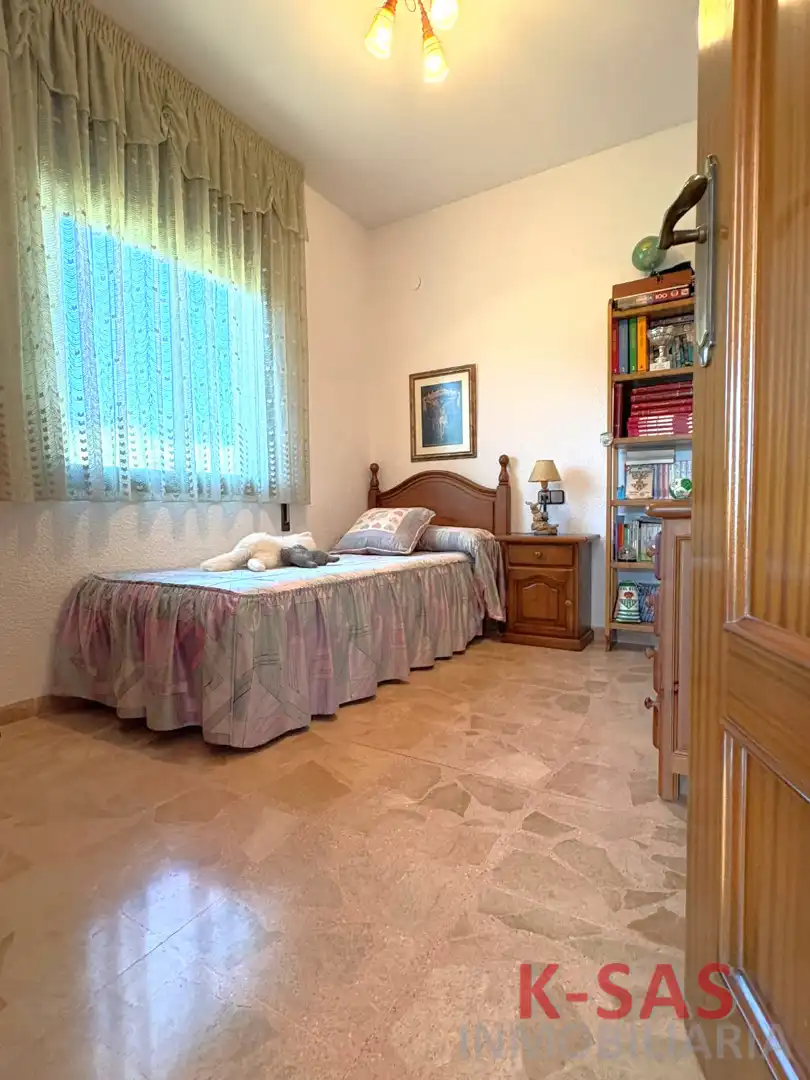 Casa amb piscina en venda a Carrer de les Tres Torres 6, imagen 10