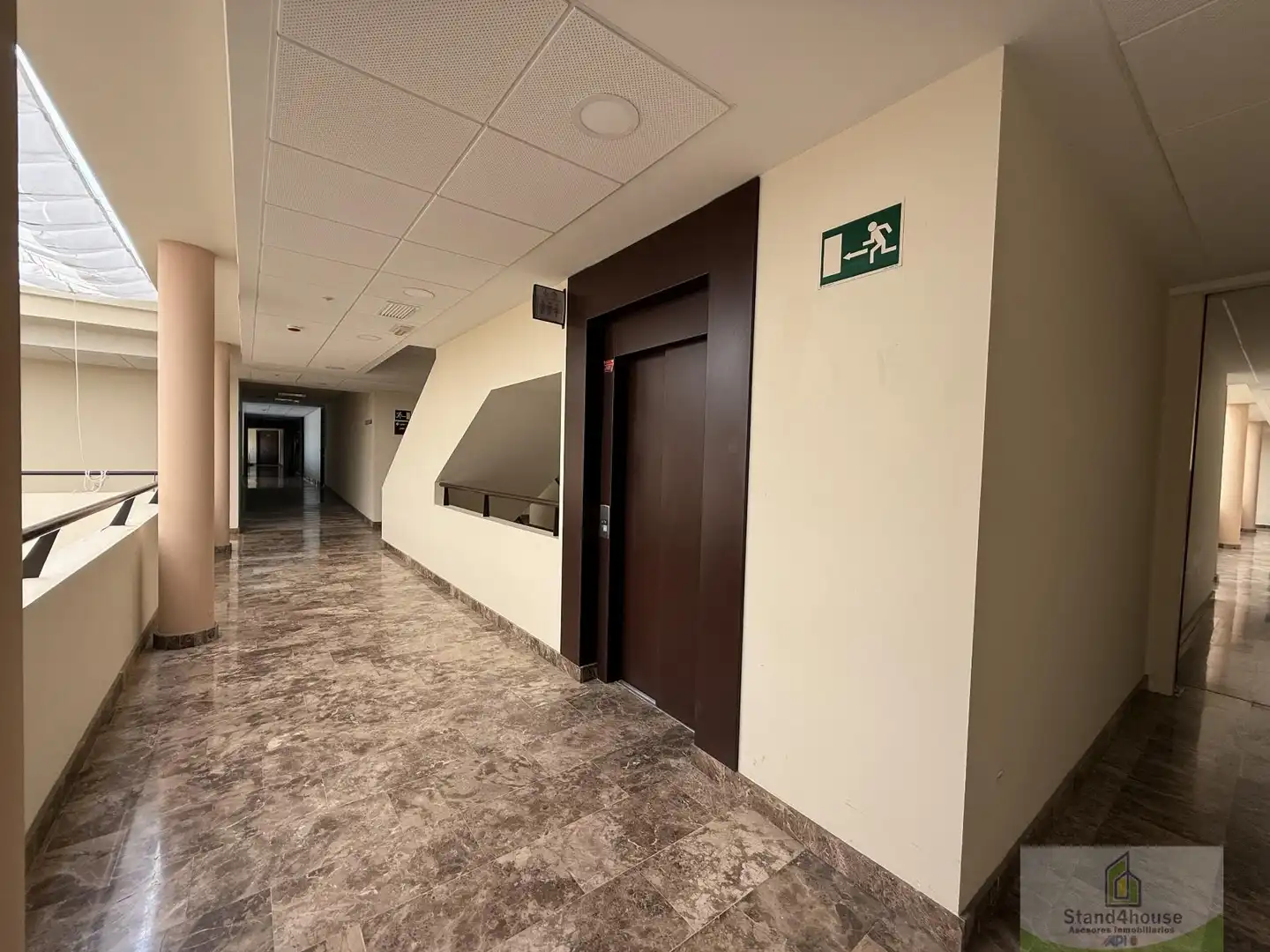 Ufficio con ascensore in affitto a Bollullos de la Mitación, imagen 7