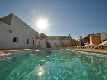Chalet con piscina en venta en El Pinós / Pinoso