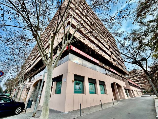 Piso en Venta en Avinguda Oscar Espla en Ensanche - Diputación
