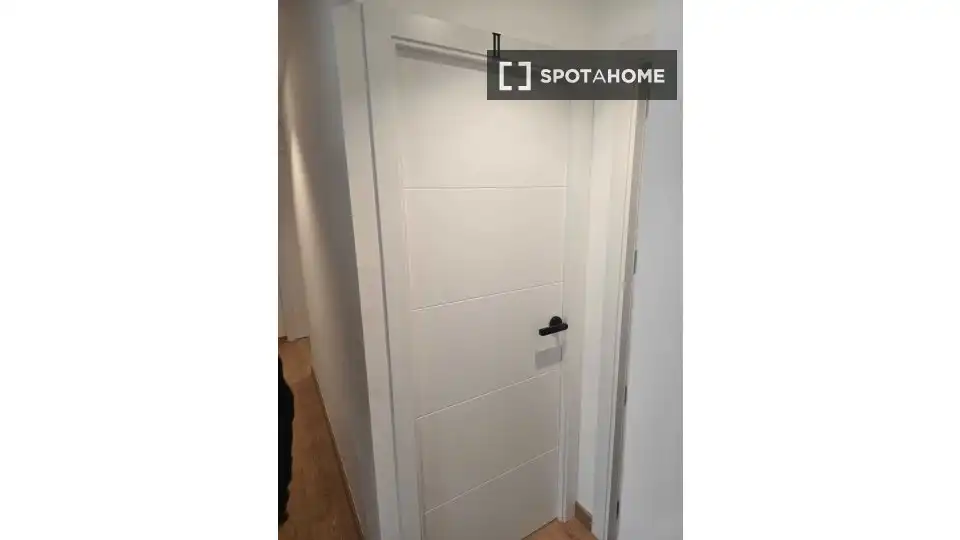Habitación de Piso para compartir en Madrid con Aire acondicionado, Calefacción y Amueblado