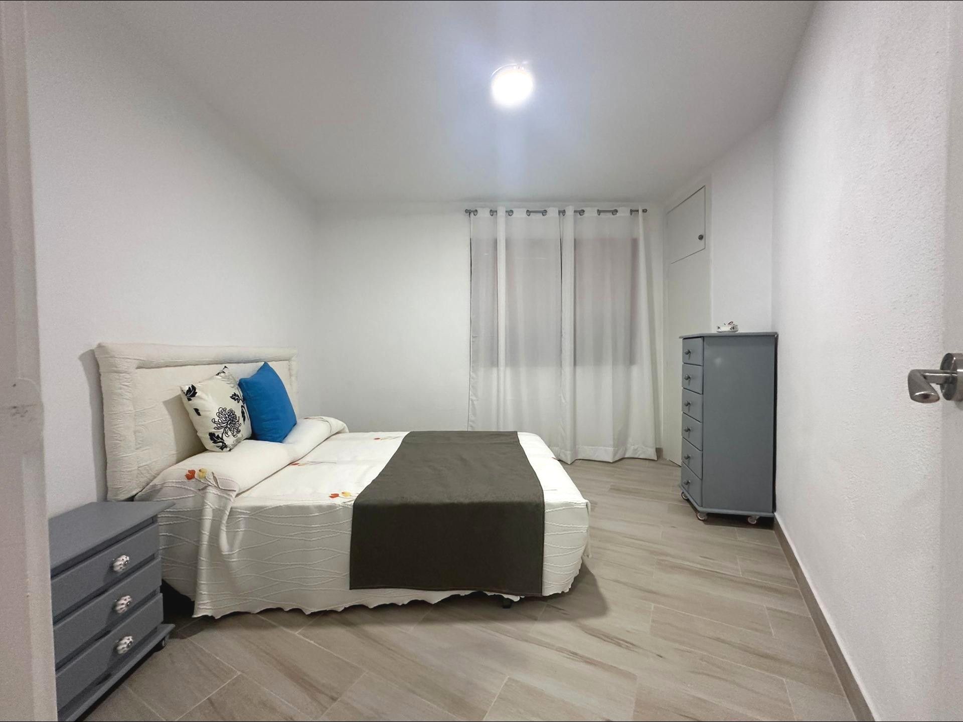 Bedroom of Apartment for sale in Benidorm  with Air Conditioner, Heating and Terrace