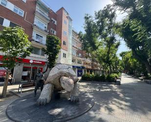 Vista exterior de Pis en venda en  Madrid Capital amb Parquet