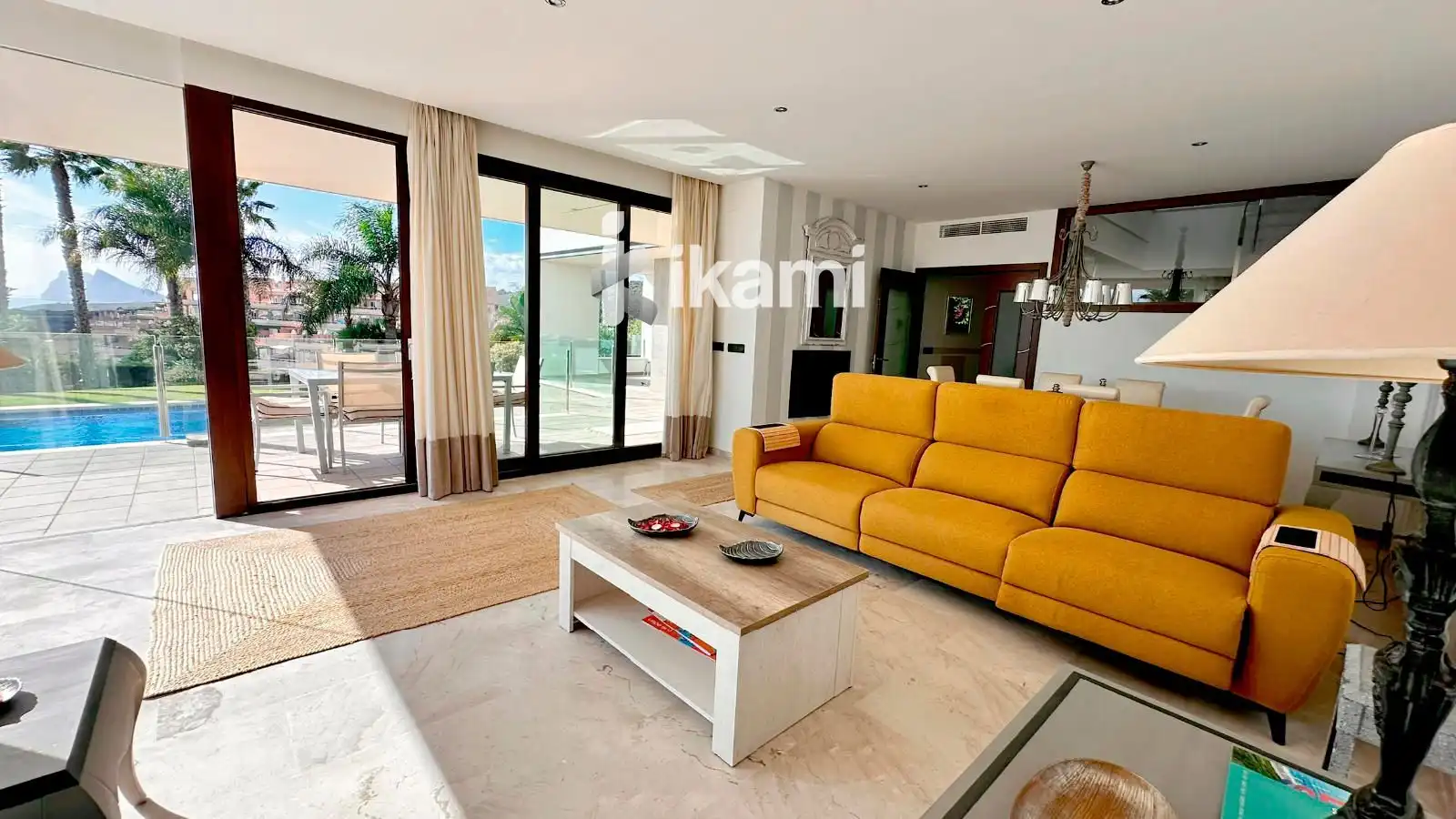 Vista exterior de Casa o chalet en venta en La Alcaidesa con Aire acondicionado, Calefacción y Terraza