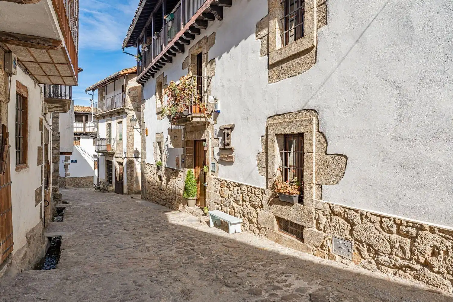 Vista exterior de Finca rústica en venda en Candelario amb Calefacció, Jardí privat i Terrassa