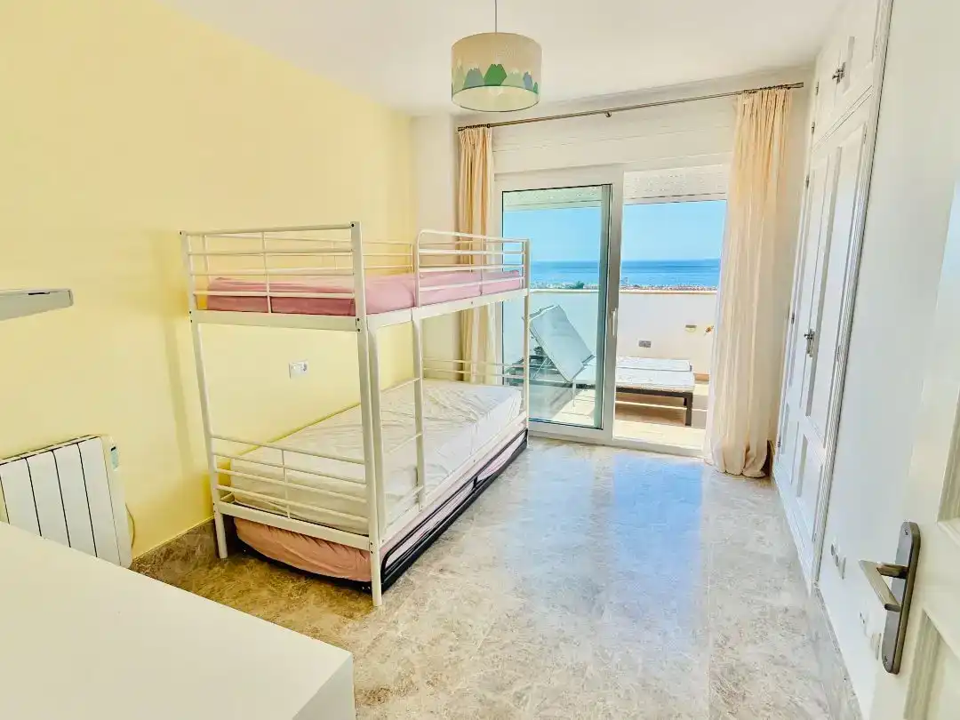 Habitación de Dúplex en venta en Marbella con Aire acondicionado, Terraza y Piscina
